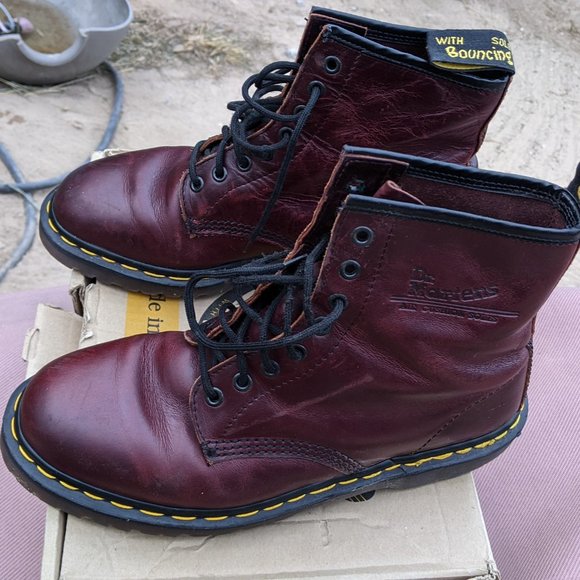 Vintage Dr Martens boots size US 9 burgundy - Picture 1 of 9